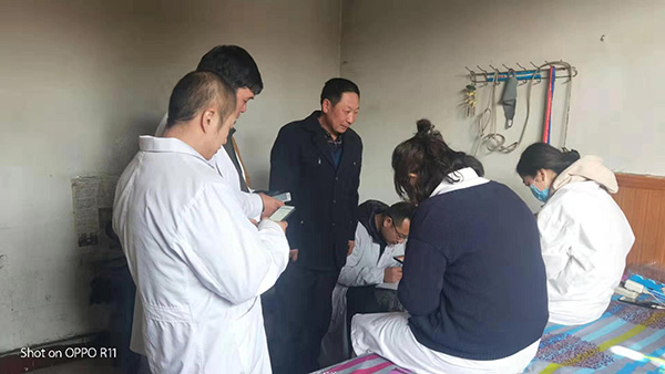 敦煌市郭家堡镇：开展健康扶贫冬季暖心服务活动