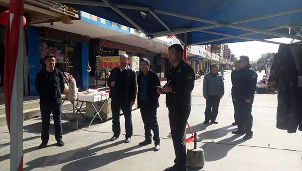 玉门市城市管理综合执法局 多举措整治步行街环境秩序
