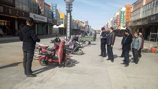 玉门市城市管理综合执法局 多举措整治步行街环境秩序
